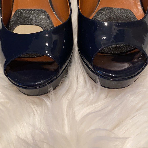 Gucci Navy Lisbeth Patent Peep Toe Platform Heels. Size 39/9 - Picture 2 of 5